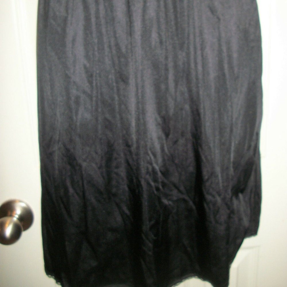 VASSARETTE Black Half Slip Size SMALL Style# 11122